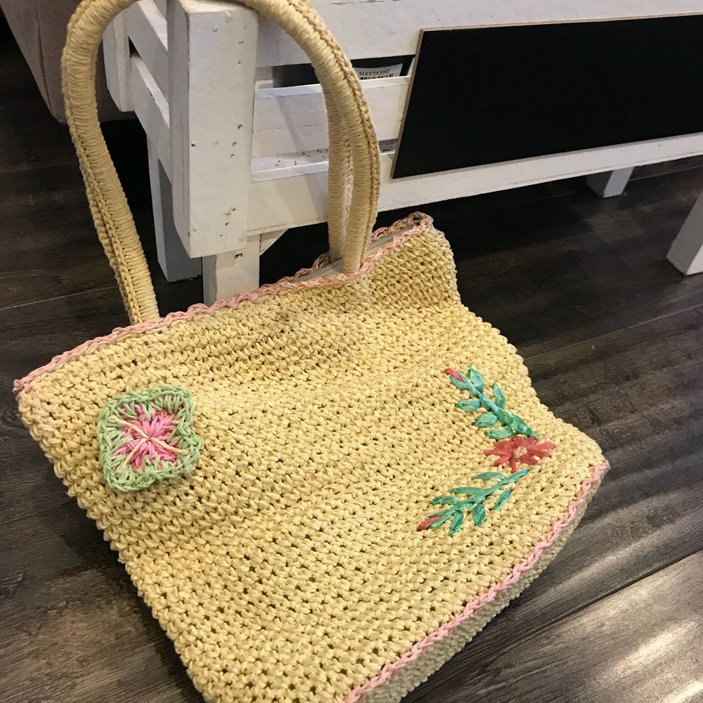 Cute straw tote bag